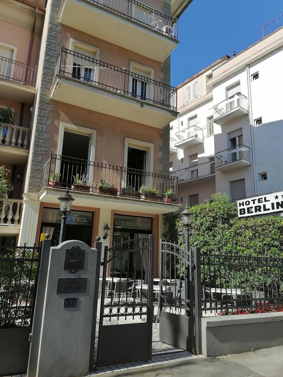Hotel Berlino Cattolica Dış mekan fotoğraf